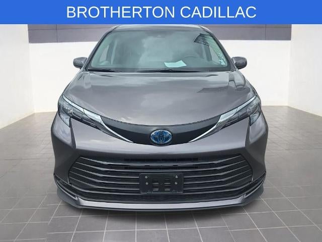 2024 Toyota Sienna LE