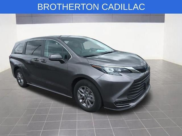 2024 Toyota Sienna LE