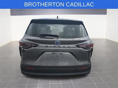 2024 Toyota Sienna LE