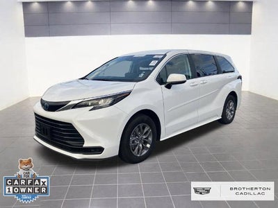 2024 Toyota Sienna LE