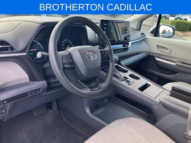 2024 Toyota Sienna LE