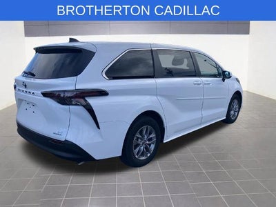 2024 Toyota Sienna LE