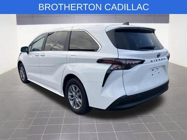 2024 Toyota Sienna LE
