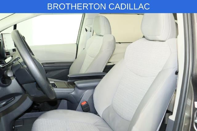 2024 Toyota Sienna LE