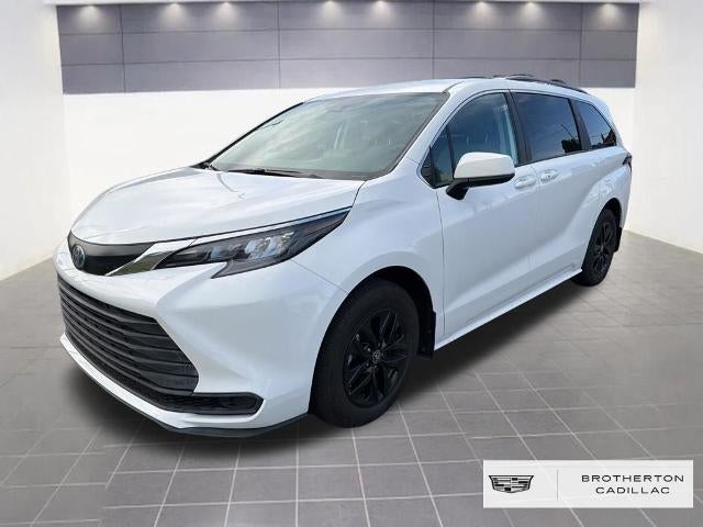 2024 Toyota Sienna LE