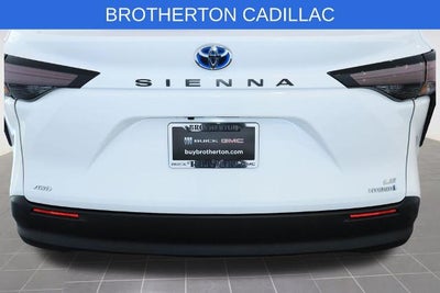 2024 Toyota Sienna LE