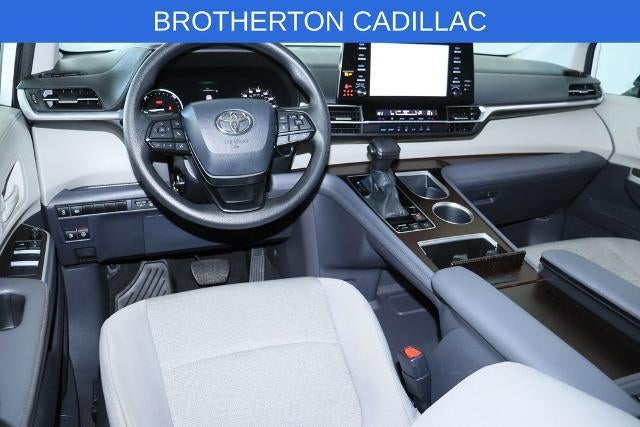 2024 Toyota Sienna LE