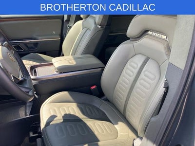 2023 RIVIAN R1S Adventure