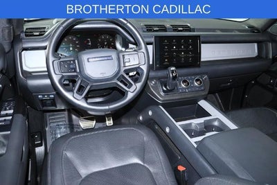 2025 Land Rover Defender V8