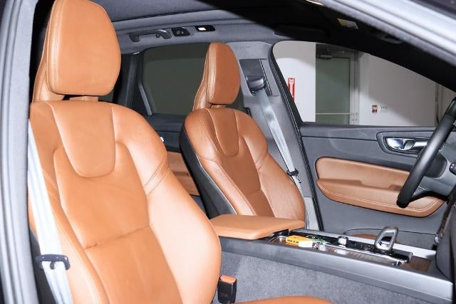 2022 Volvo XC60 Momentum